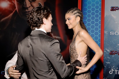  Tom Holland and Zendaya's body language at the "Spider-Man: No Way Home" premiere seemed comfortabl...