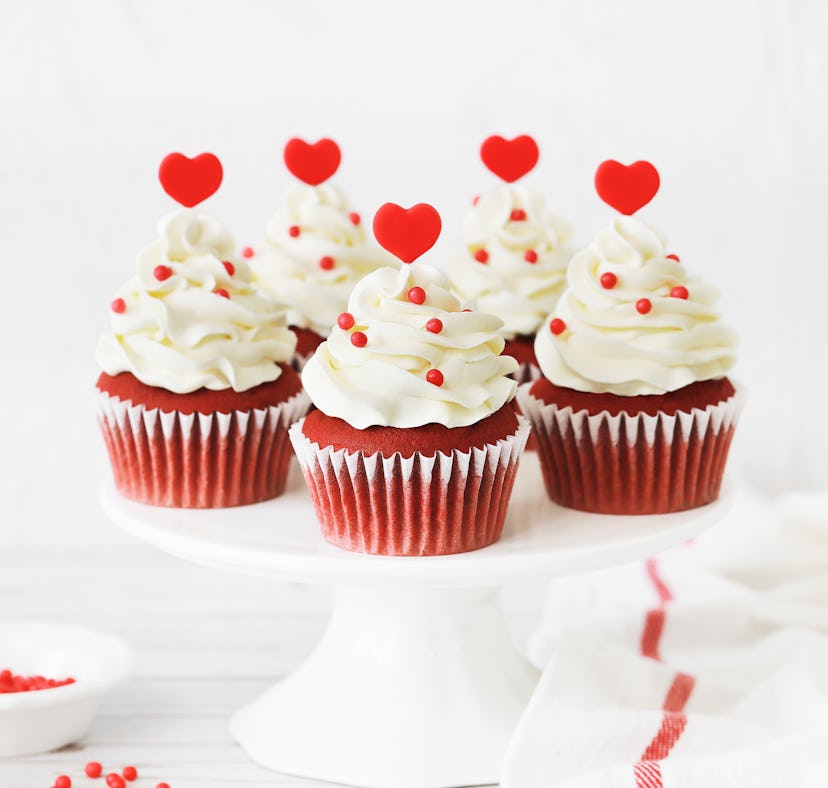 7 National Cupcake Day 2021 deals on Dec. 15 for freebies.