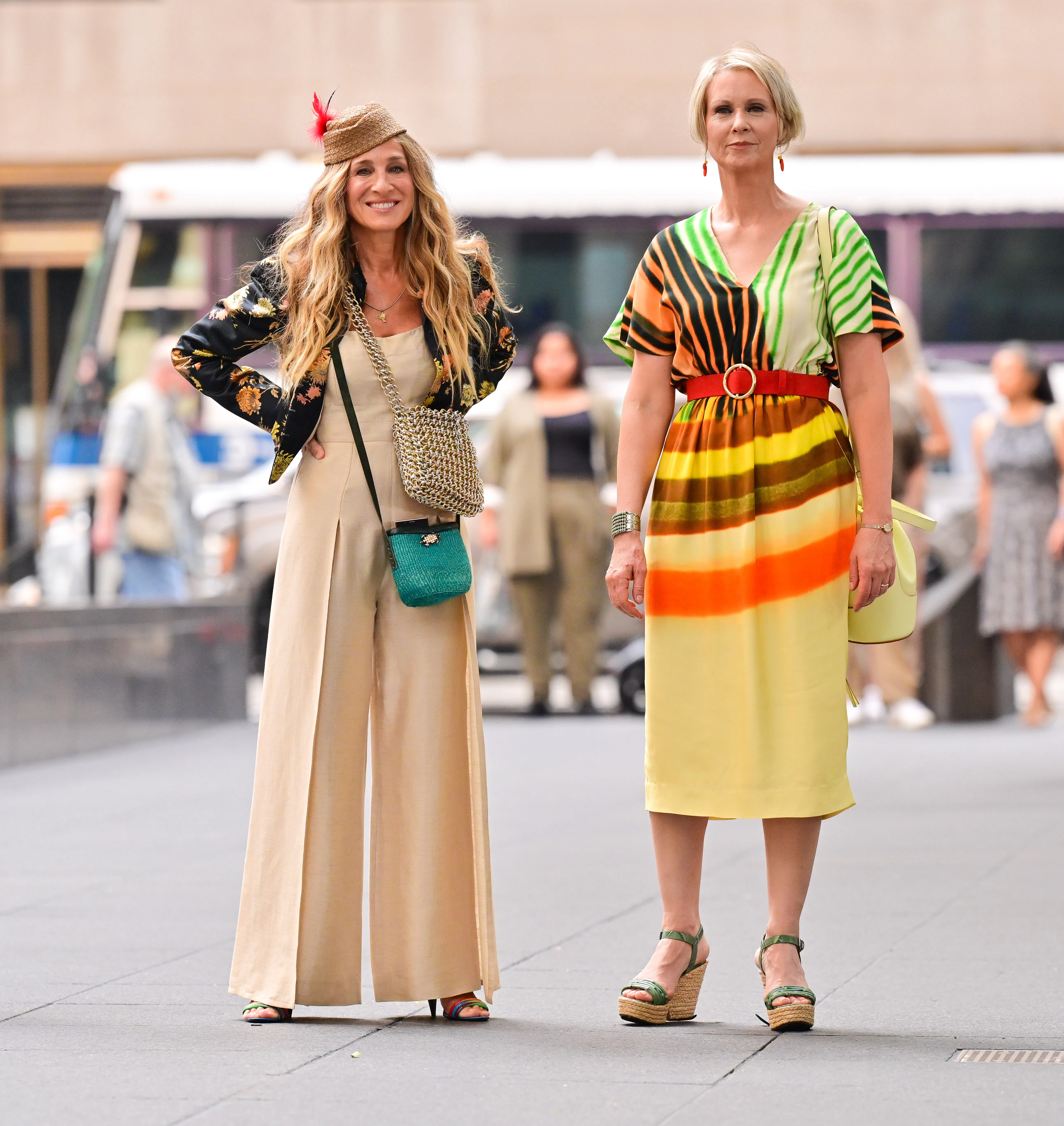 Miranda Outfits On The 'Sex and The City’ Reboot, From Belts To Blazers