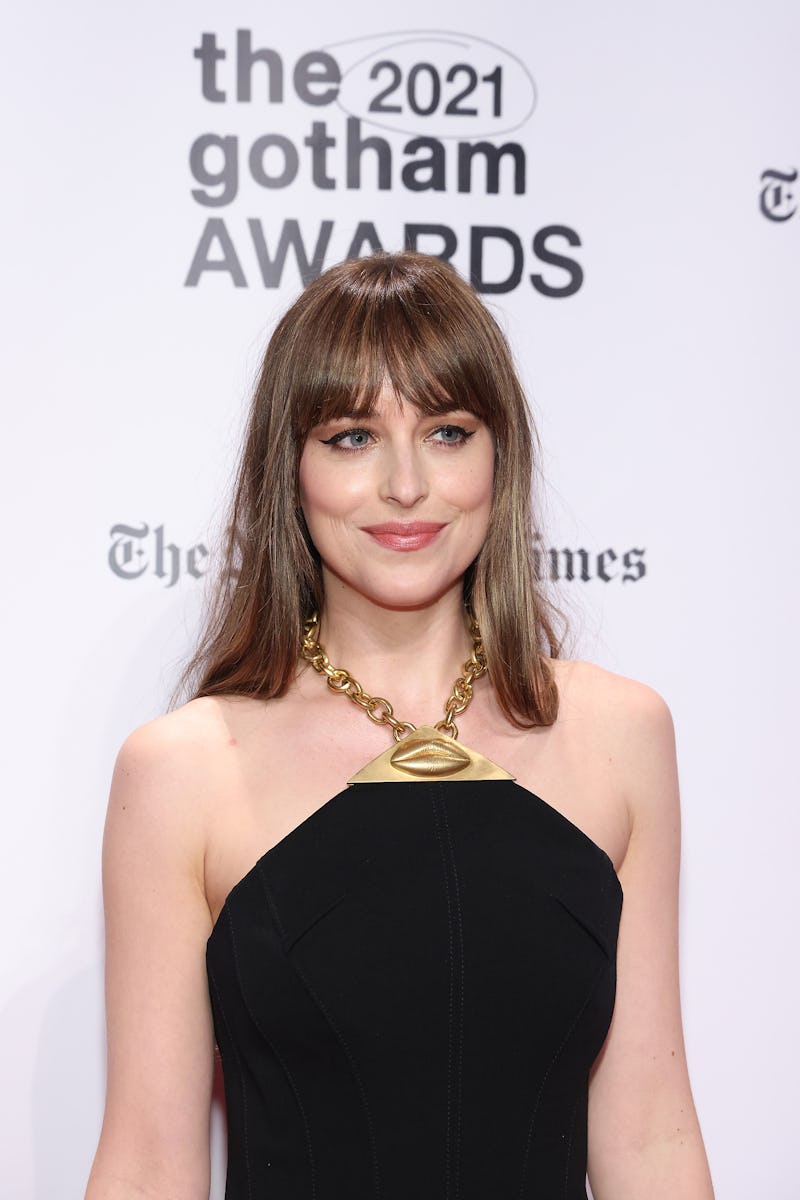 Dakota Johnson and her bangs at an award show.