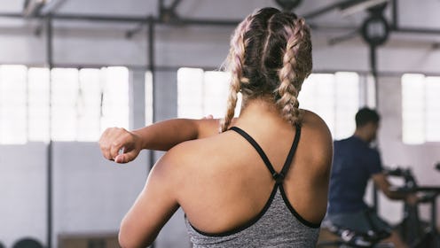 Trainers share how to warm up before weight lifting.