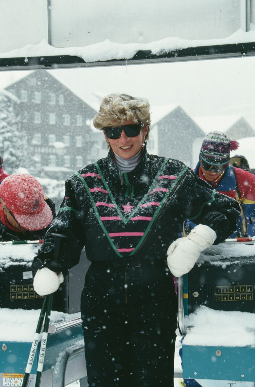 Princess Diana looking cool while skiing.
