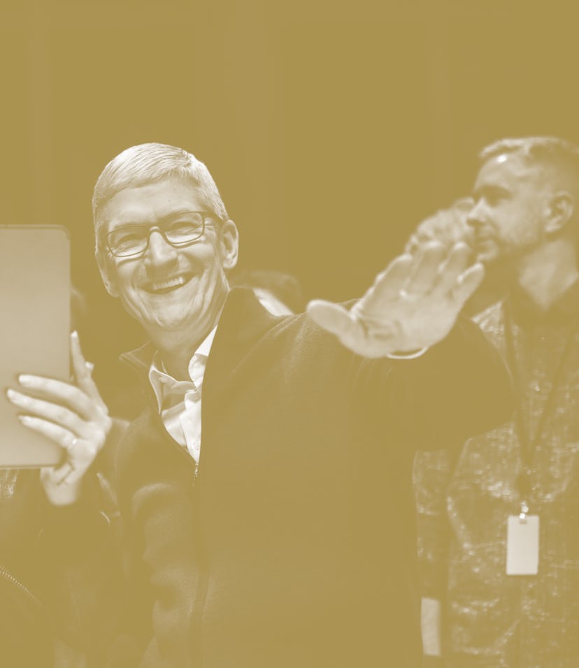 NEW YORK, NY - OCTOBER 30: Tim Cook, CEO of Apple laughs while Lana Del Rey (with iPad) takes a phot...