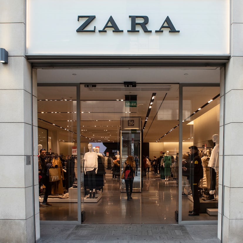 Photo of a Zara storefront.