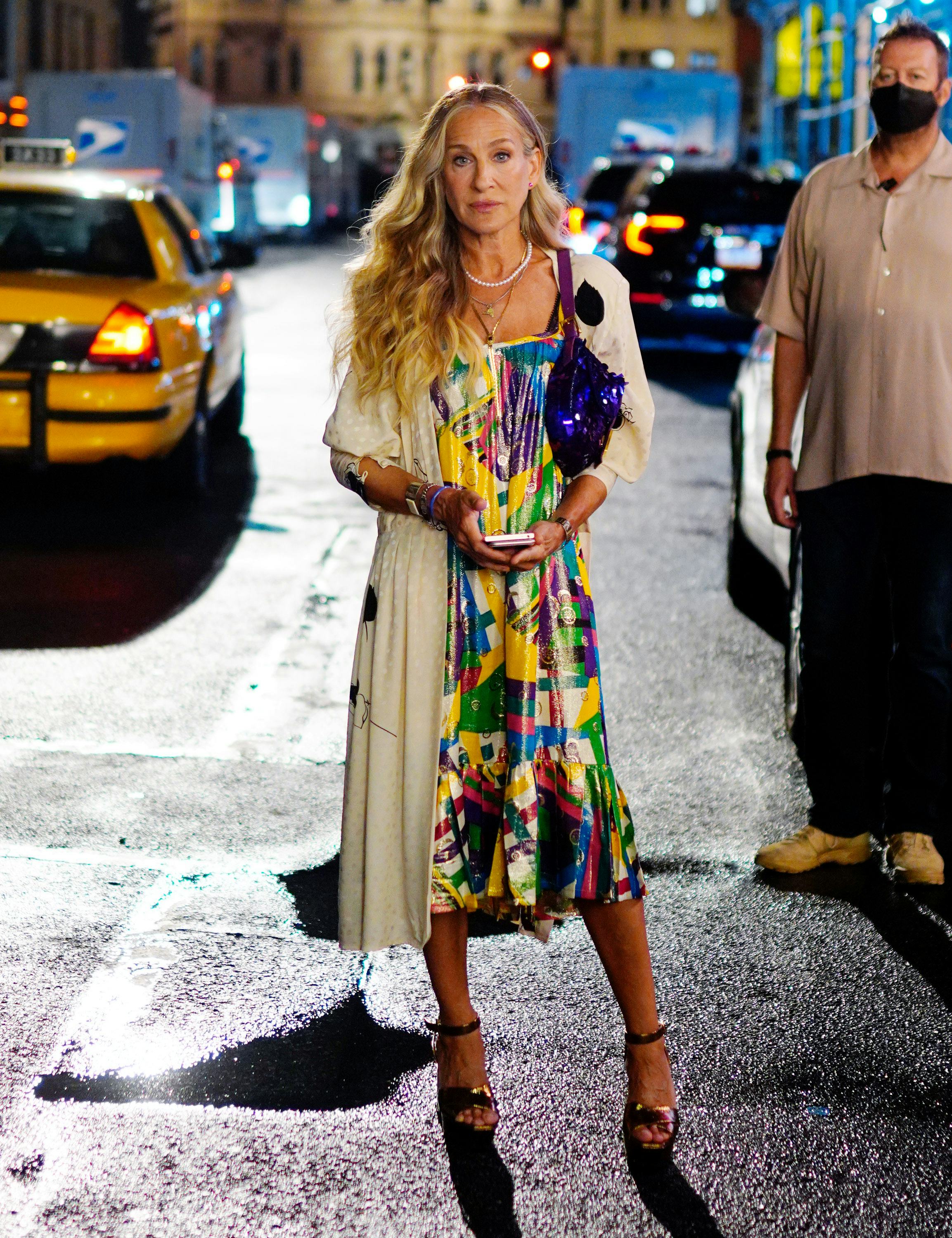 'And Just Like That' episode 3 brought some major fashion back from the 2000s, from belts to handbag...