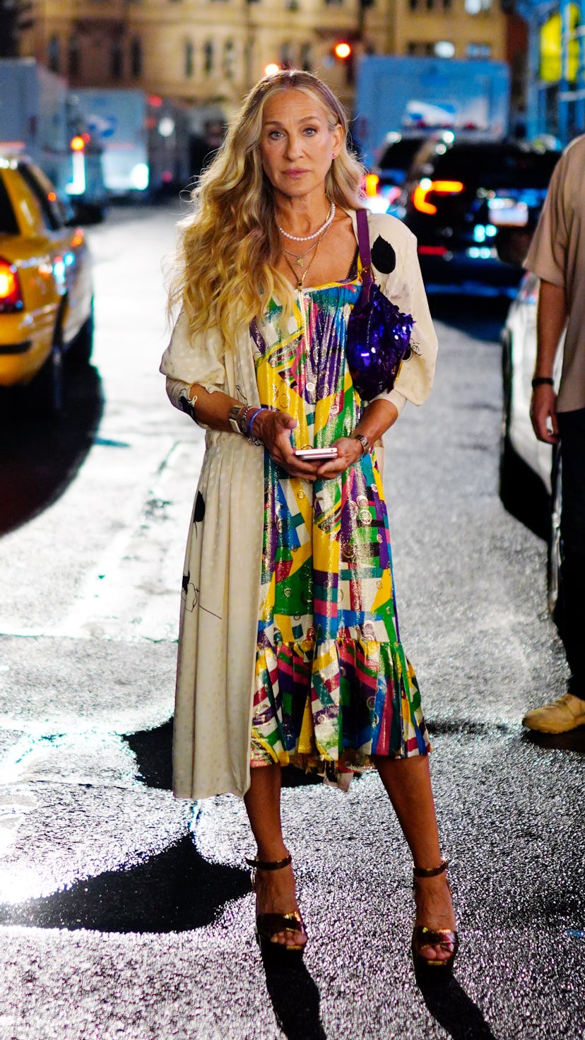 'And Just Like That' episode 3 brought some major fashion back from the 2000s, from belts to handbag...