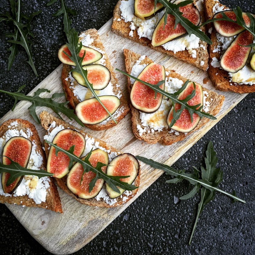 fig and goat cheese toast,