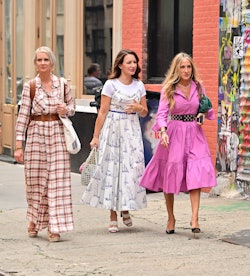 NEW YORK, NEW YORK - JULY 20:  Cynthia Nixon, Kristin Davis and Sarah Jessica Parker seen on the set...