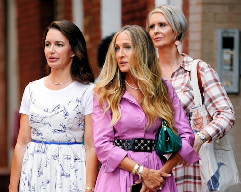 NEW YORK, NEW YORK - JULY 20: Cynthia Nixon, Sarah Jessica Parker, Kristin Davis on location for 'An...