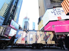 Here's what to know about the 2021 Times Square New Year's Eve ball drop, because it'll have a crowd...