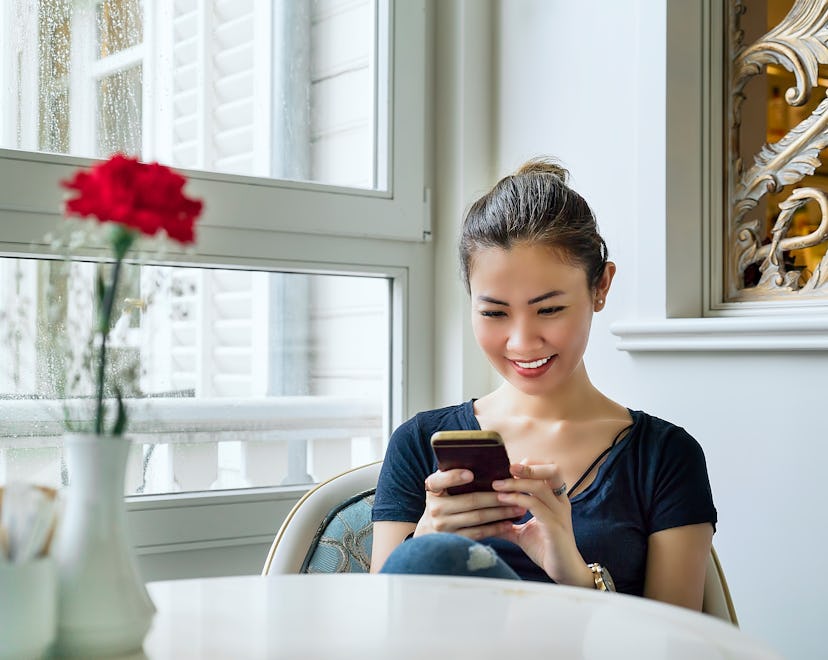 Send a text to your sweetheart, parents, or BFF to celebrate Valentine's Day.