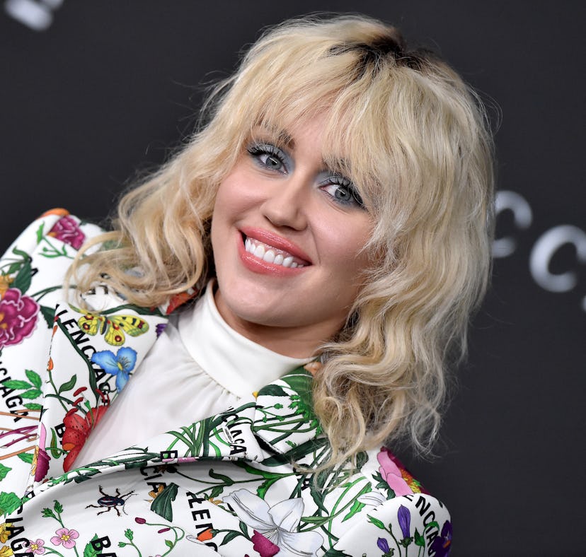 Pete Davidson and Miley Cyrus are set to host a New Year's Eve special together on Dec. 31.