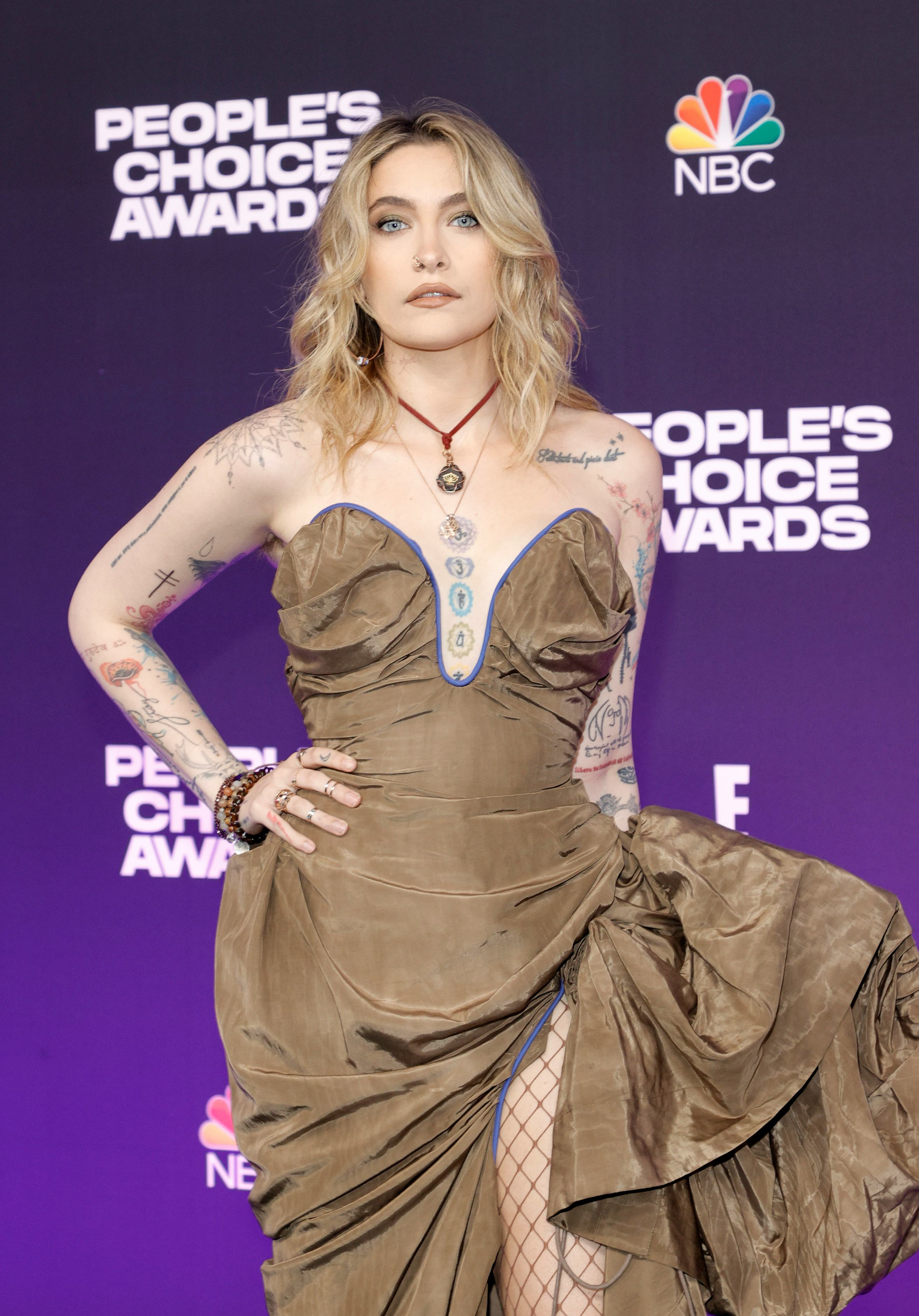SANTA MONICA, CALIFORNIA - DECEMBER 07: Paris Jackson attends the 47th Annual People's Choice Awards...