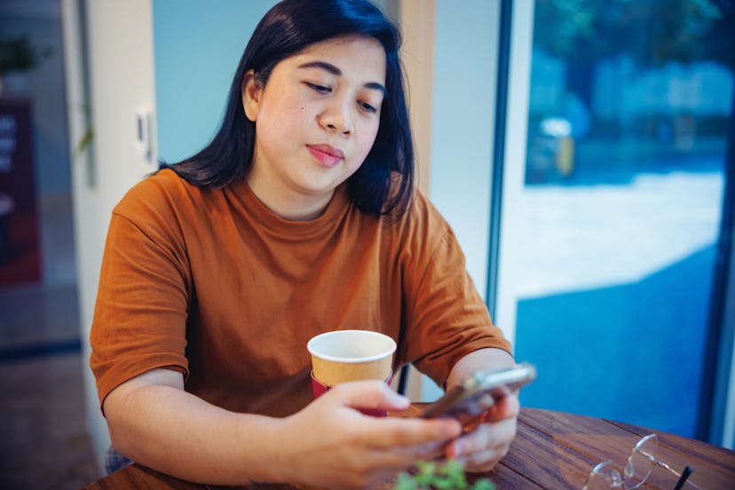 To start a conversation with a dry texter, bring up food.