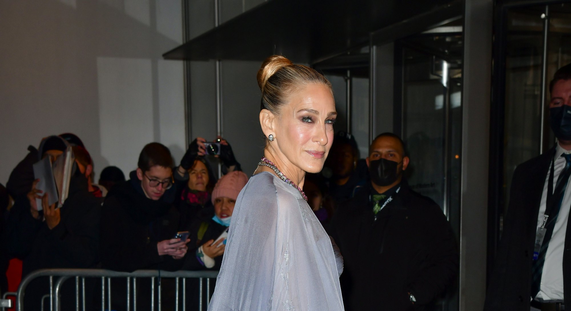 The 'Sex and The City' reboot premiere looks to see, from SJP's tutu to Cynthia's bright dress.