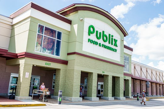 Is Publix Open New Year's Eve & Day 2021/2022? Here's What Their Store Hours Look Like