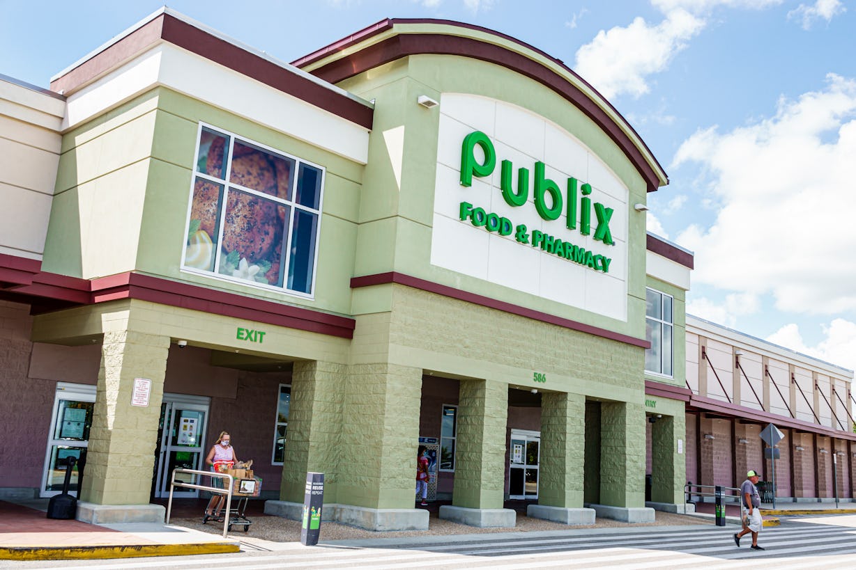 Is Publix Open New Year's Eve & Day 2021/2022? Here's What Their Store