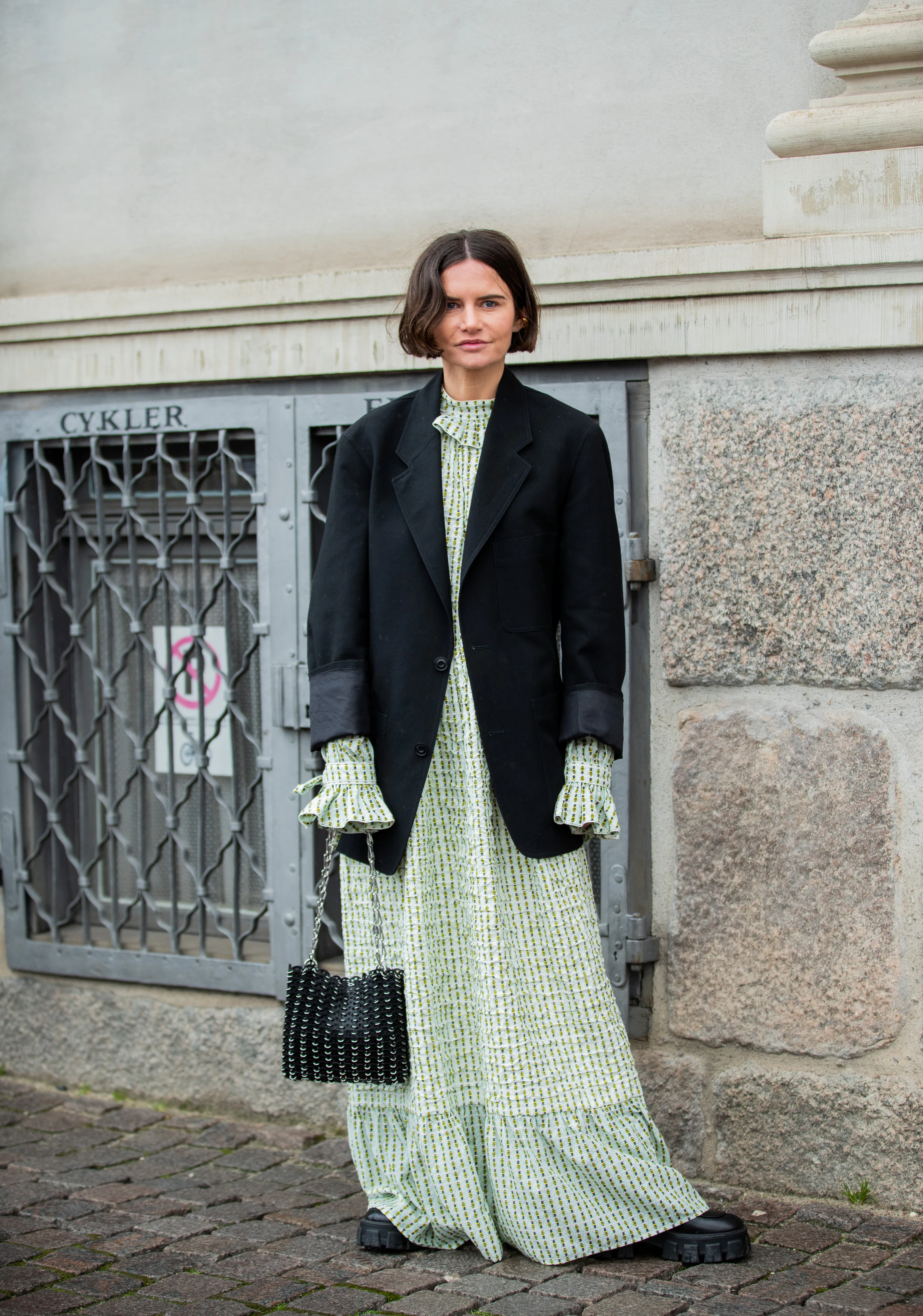 How To Wear A Cottagecore Dress During Winter In 5 Easy Outfits