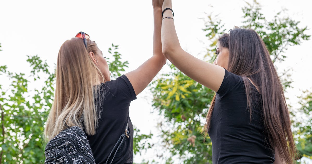 11 Ways To Tell If You're Using Someone In A Friendship