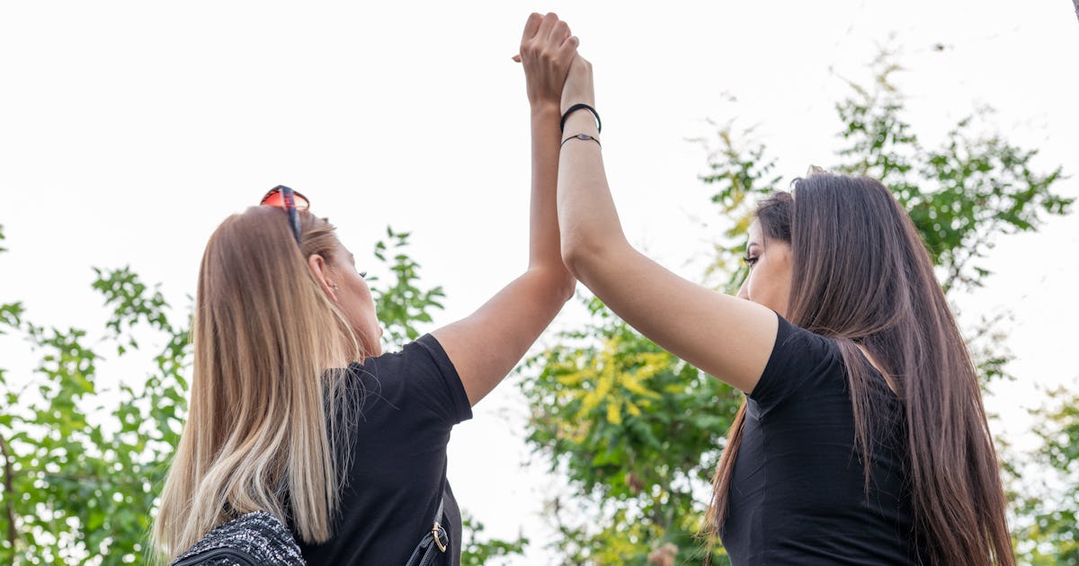 11 Ways To Tell If You're Using Someone In A Friendship