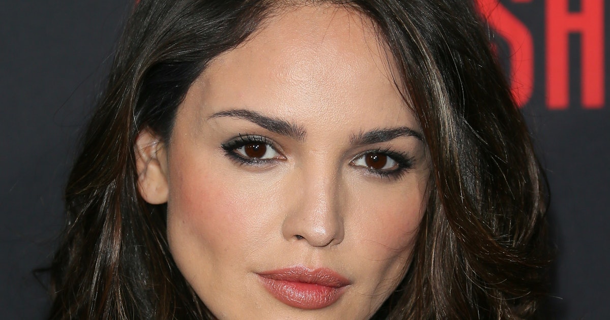 Who Is Eiza González Dating? The 'I Care A Lot' Star Was Linked To ...