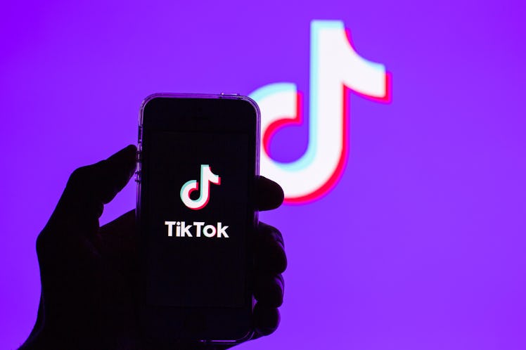 A Siri-inspired voice effect is trending on TikTok.
