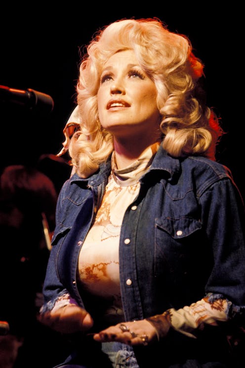 Dolly Parton performing in 1970. Photo via Getty Images