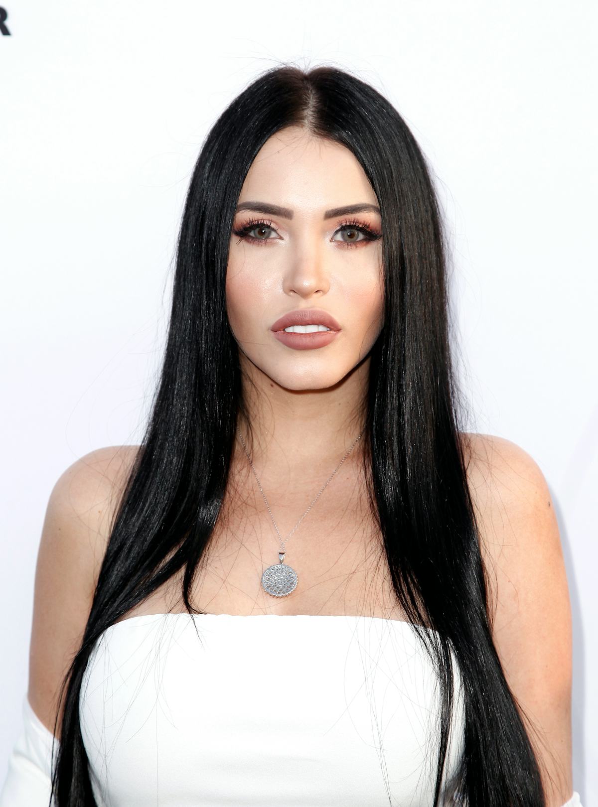 Alende cláudia 'Brazilian Megan