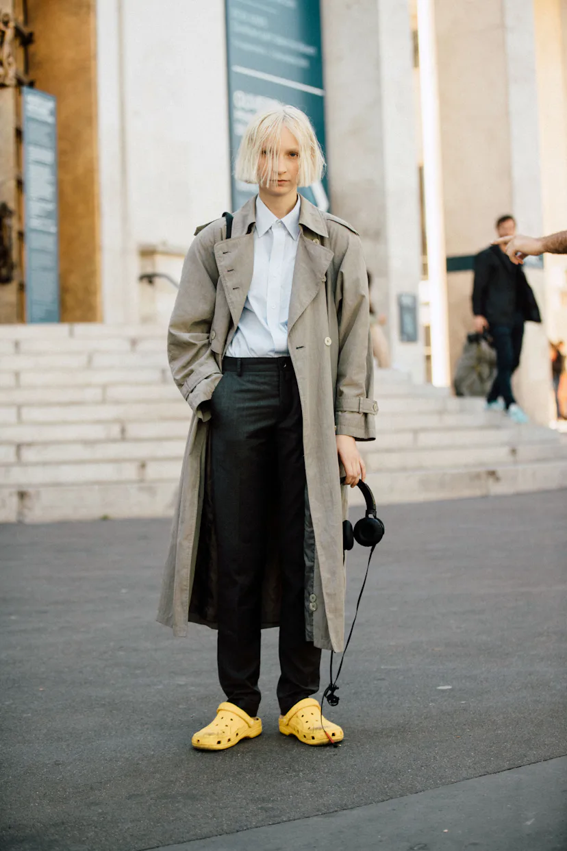 How To Wear Crocs With Everything From Sweats To Dresses how-to-wear-crocs-with-everything-from-sweats-to-dresses