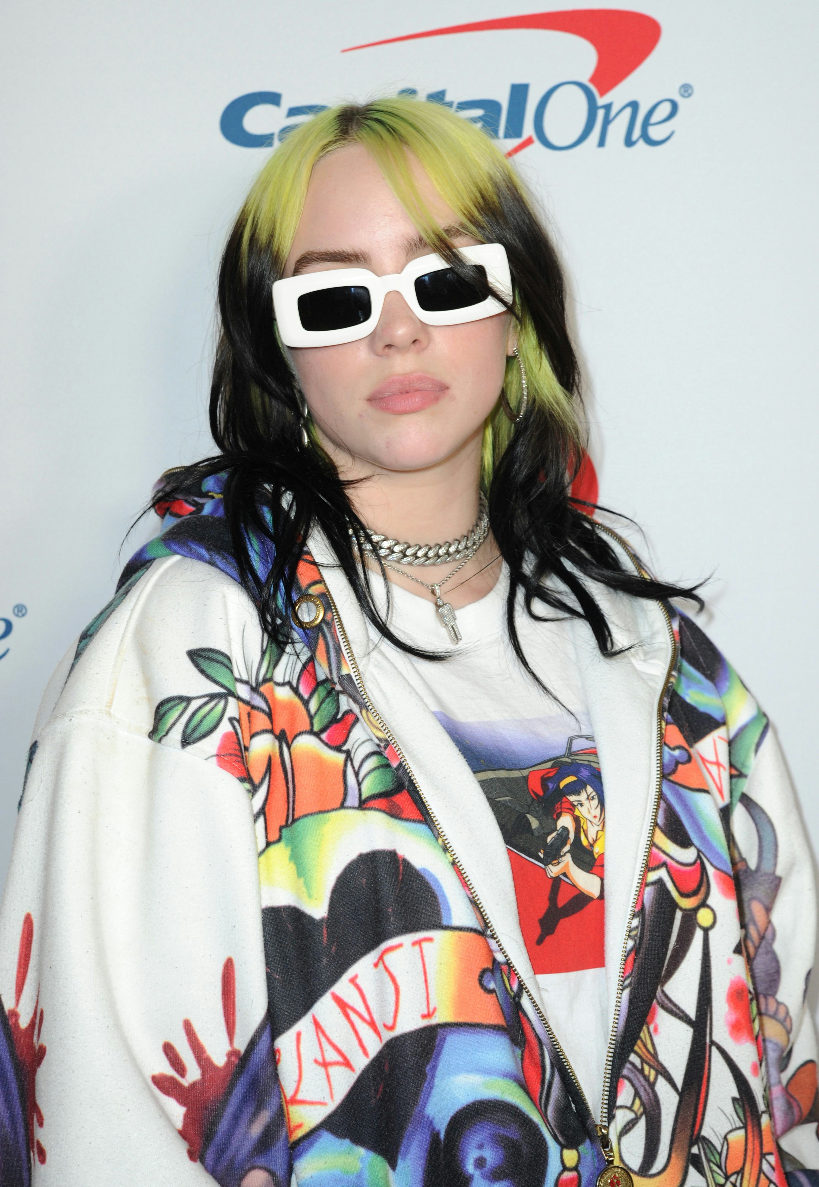 Billie Eilish&rsquo;s Style Includes These 7 Outfit Ideas
