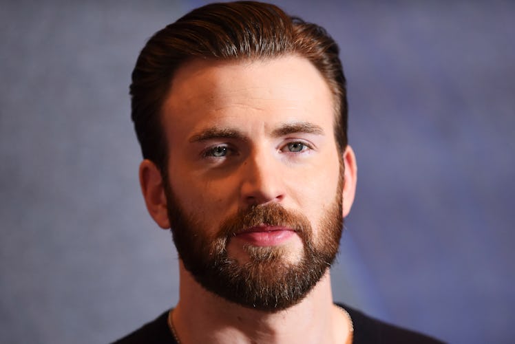 LONDON, ENGLAND - APRIL 25: Chris Evans attends a photocall for "Captain America: Civil War" at Cor...