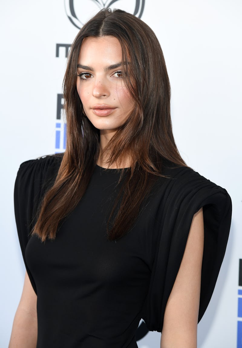 SANTA MONICA, CALIFORNIA - FEBRUARY 08: Emily Ratajkowski attends the 2020 Film Independent Spirit A...