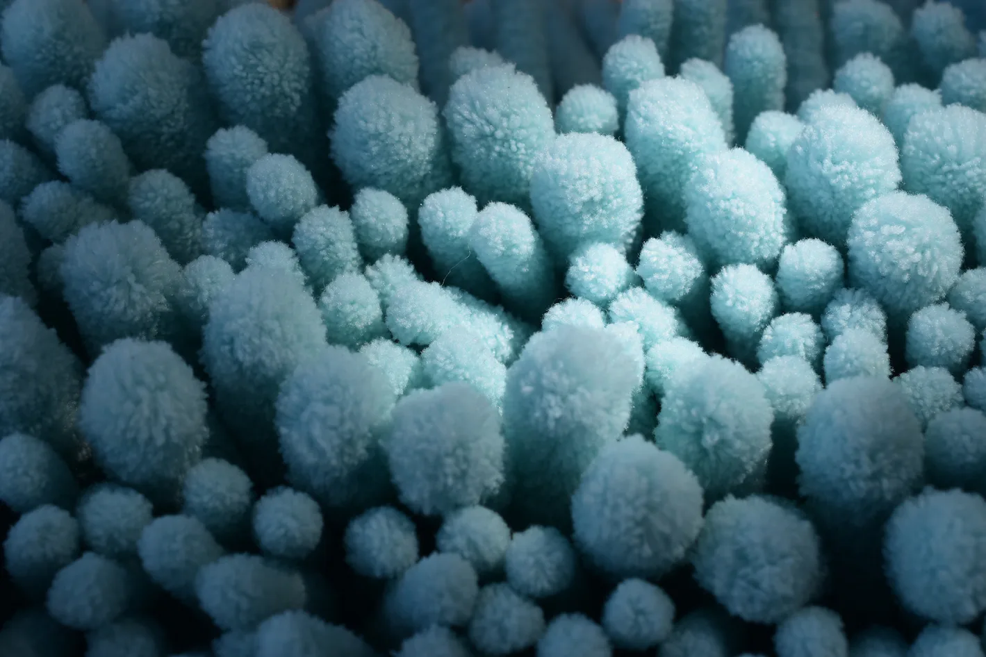 Microfibers from clothes can damage lungs and slow COVID-19 recovery