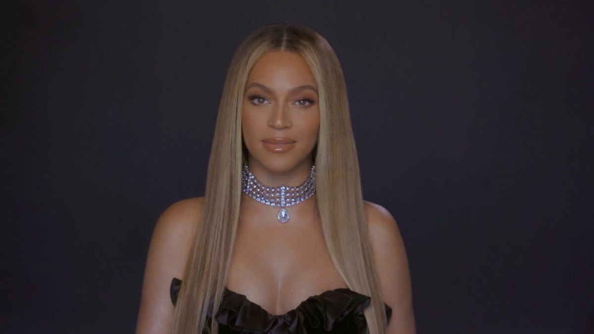 Beyonce S 2021 Grammys Look Is A Sleek All Black Masterpiece