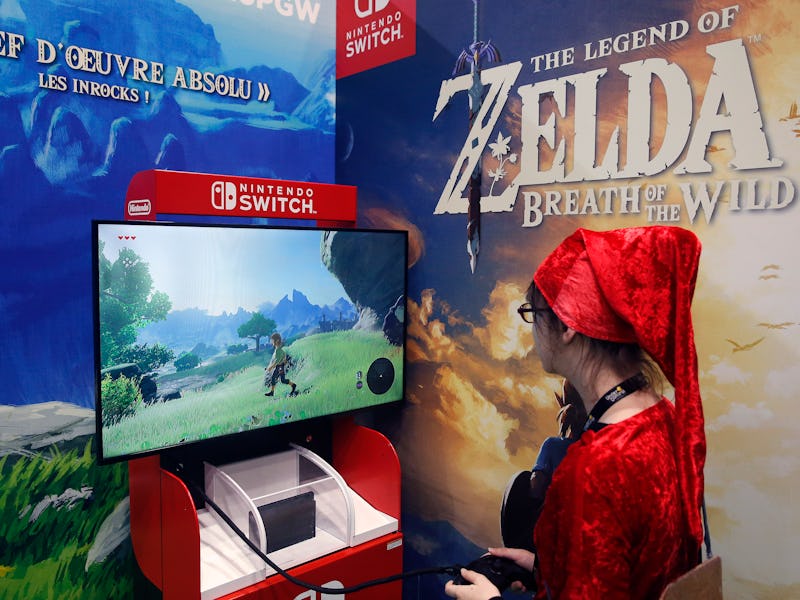 PARIS, FRANCE - OCTOBER 31:  A gamer plays the video game "The Legend of Zelda : Breath of the Wild"...