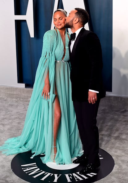 Si sabes que eres compatible con tu pareja, puede ser una señal de que estás preparado para casarte're compatible with your partner, it might be a sign you're ready to get married