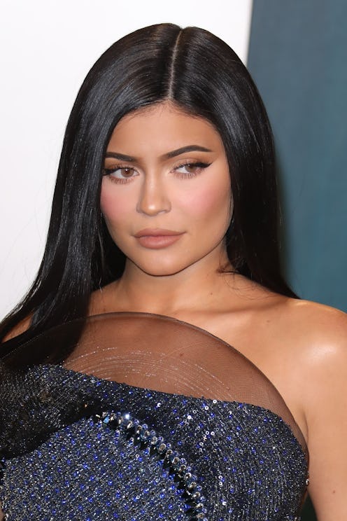 BEVERLY HILLS, CALIFORNIA - FEBRUARY 09: Kylie Jenner attends the 2020 Vanity Fair Oscar Party at W...