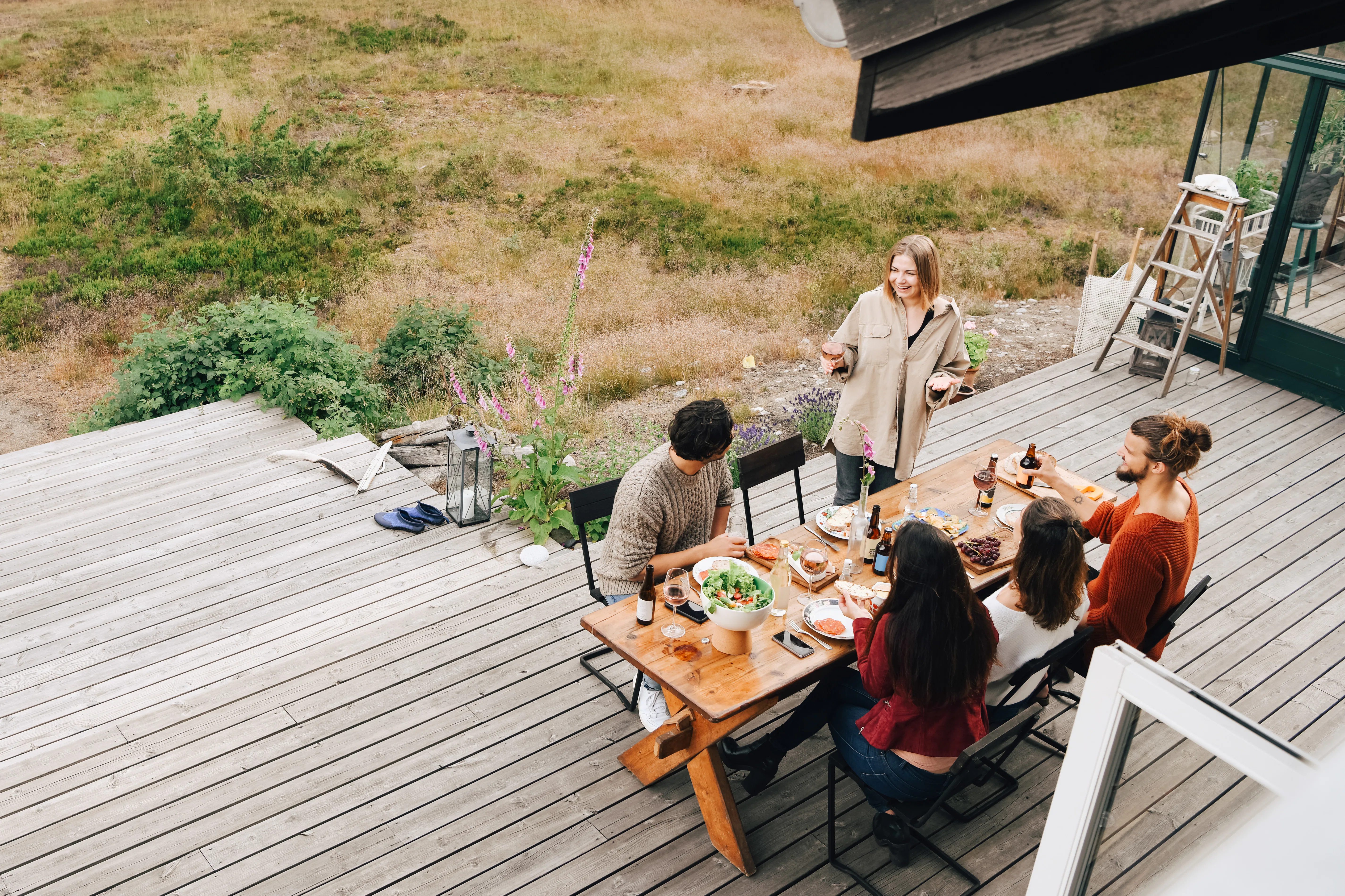 6 Outdoor Entertaining Ideas From Top Experts & Influencers