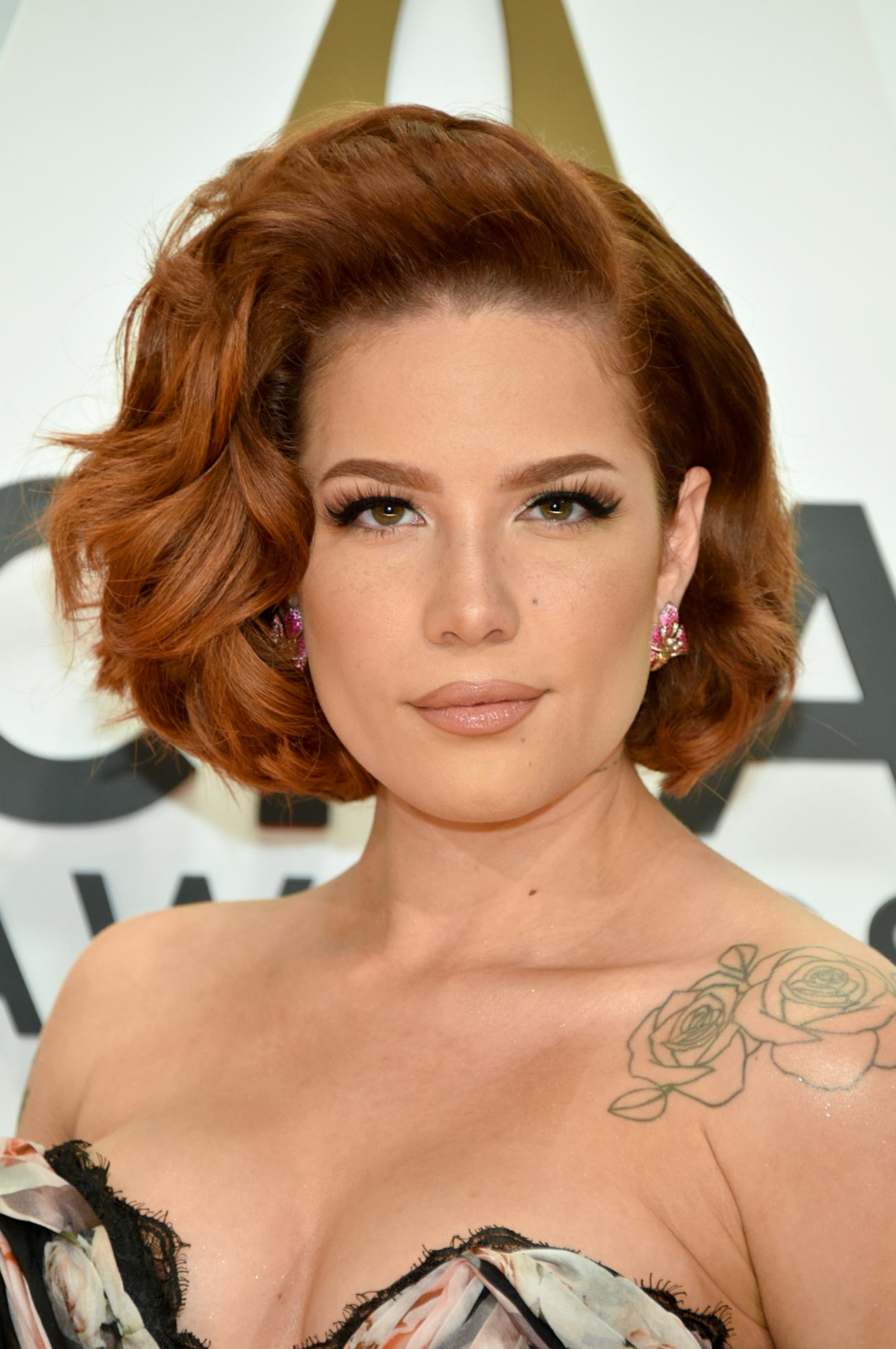 NASHVILLE, TENNESSEE - NOVEMBER 13: (FOR EDITORIAL USE ONLY) Halsey attends the 53rd annual CMA Awar...