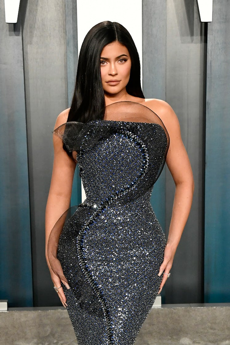 BEVERLY HILLS, CALIFORNIA - FEBRUARY 09: Kylie Jenner attends the 2020 Vanity Fair Oscar Party hoste...