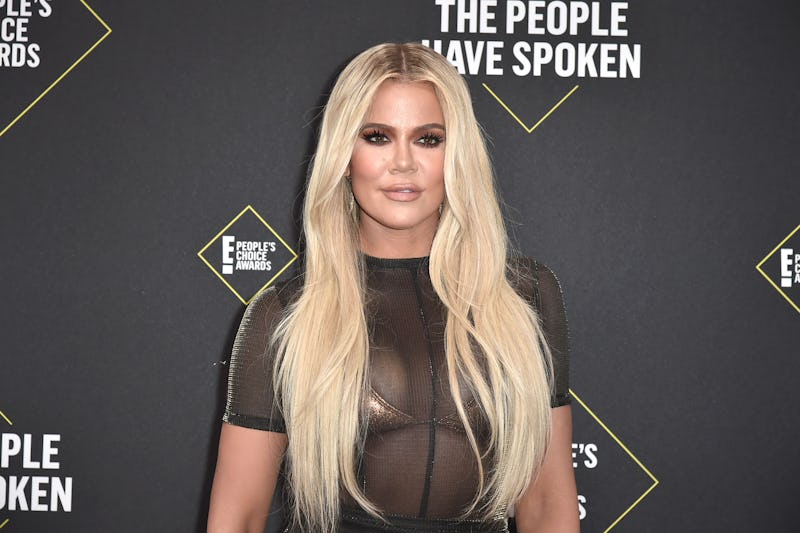 SANTA MONICA, CALIFORNIA - NOVEMBER 10: Khloe Kardashian attends 2019 E! People's Choice Awards - Ar...