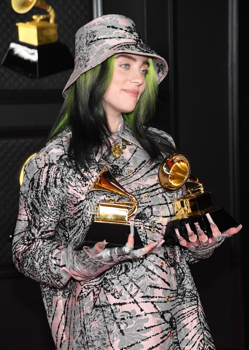 Billie Eilish's former green roots were reminiscent of 2000s-style two-toned hair.
