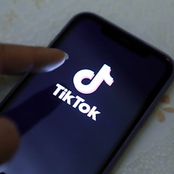 How To Stitch A Video On TikTok