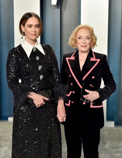 BEVERLY HILLS, CALIFORNIA - FEBRUARY 09: Sarah Paulson and Holland Taylor attend the 2020 Vanity Fai...