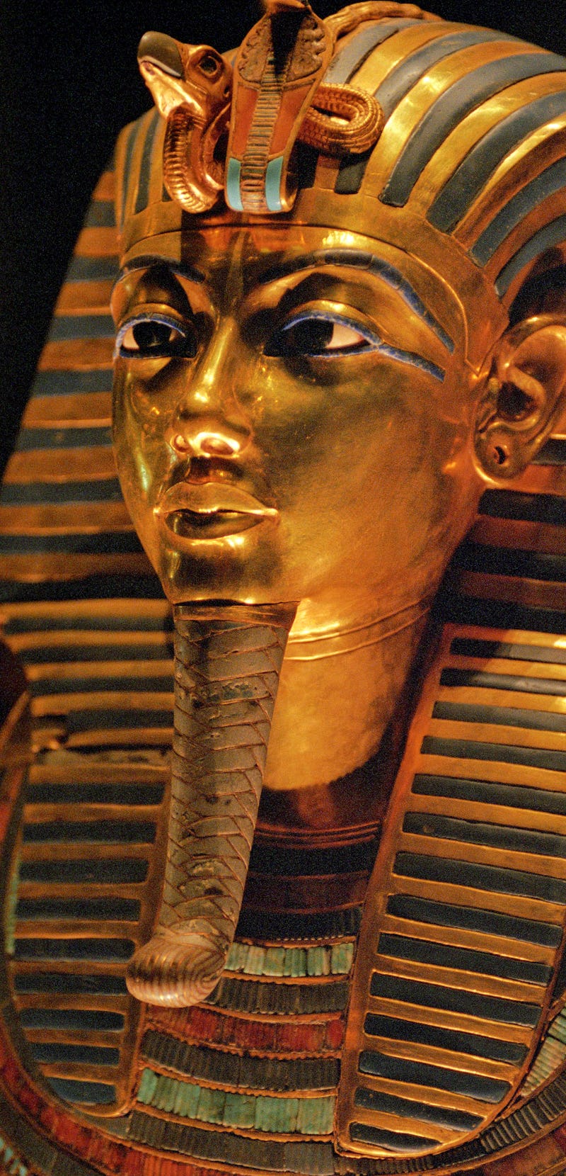 CAIRO, EGYPT - NOVEMBER 15 : Mask of Tutankhamun's mummy at the Museum of Egyptian Antiquities in Ca...