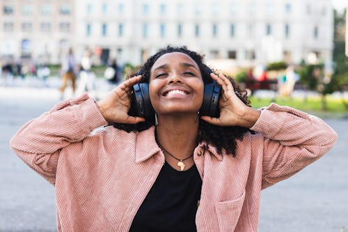 Astrologer Mecca Woods shares each zodiac sign's horoscopes for March 30, 2021.