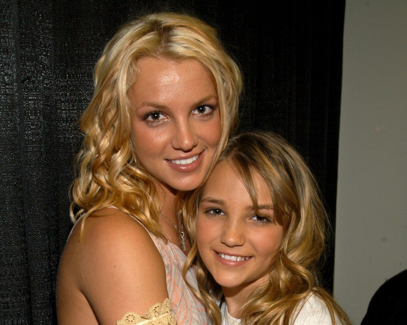 Britney Spears and Jamie Lynn Spears during Nickelodeon Kids Choice Awards 2003 - Backstage at Barke...