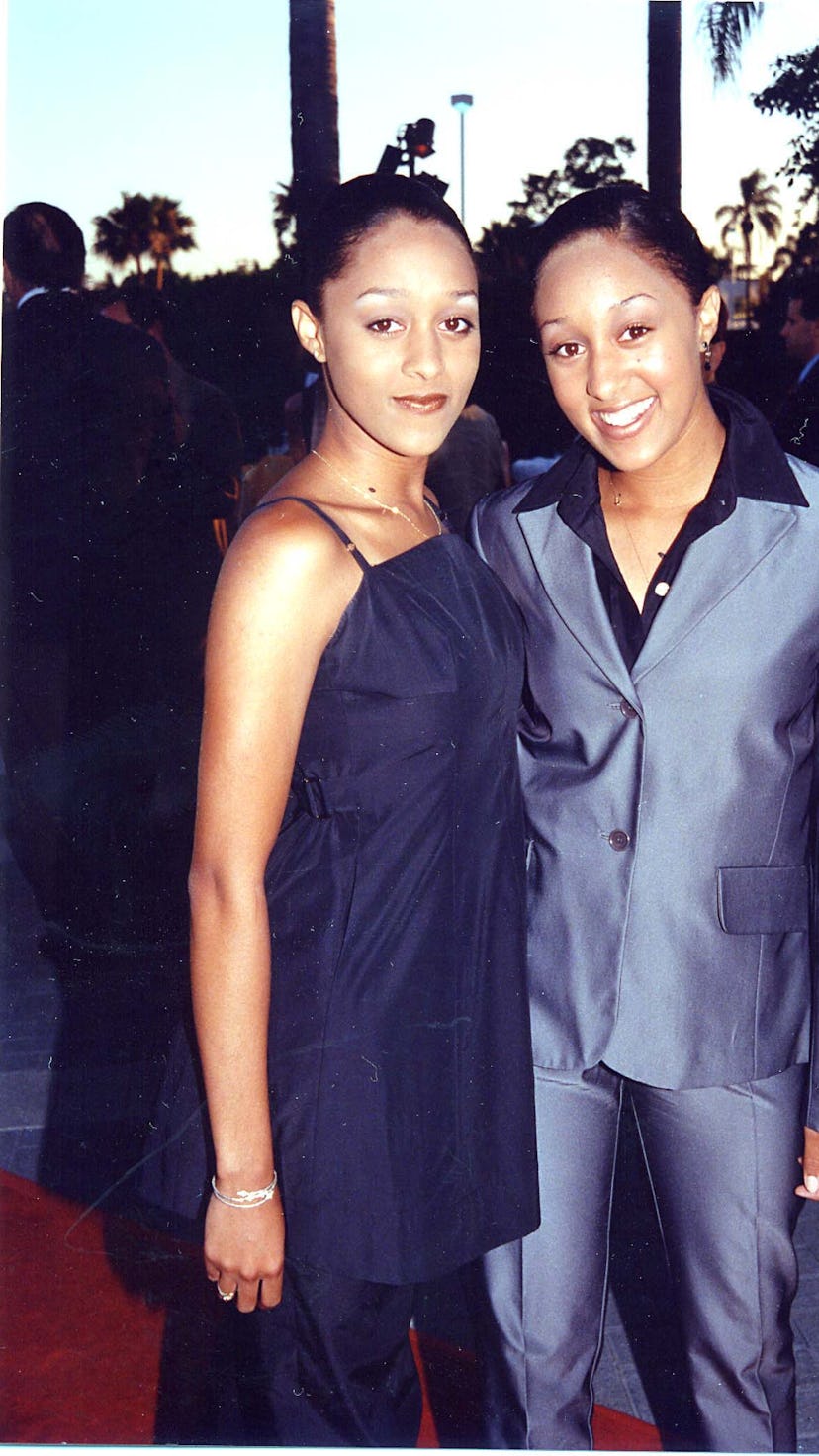 Tia & Tamera Mowry at the 1998 premiere of Snake Eyes in Los Angeles. (Photo by Jeff Kravitz/FilmMag...