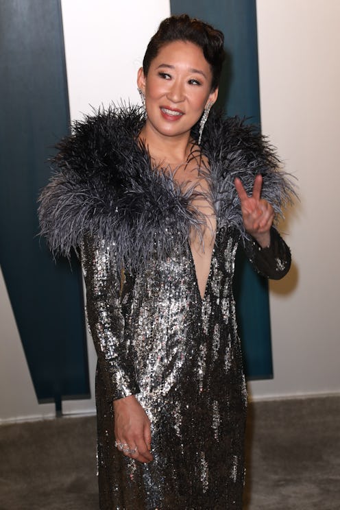 BEVERLY HILLS, CALIFORNIA - FEBRUARY 09: Sandra Oh attends the 2020 Vanity Fair Oscar Party at Walli...