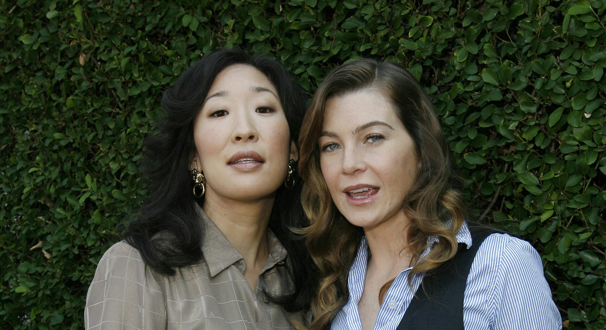 12 Sandra Oh Photos With The Grey S Anatomy Cast In Real Life 12 Sandra Oh Photos With The Grey S Anatomy Cast In Real Life